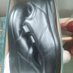 Lady's  Shoes New In Original Box
