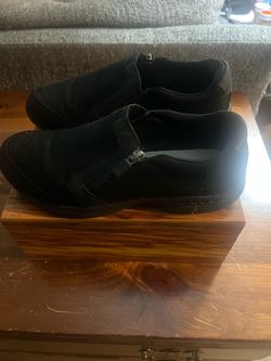 Black Slip-On Shoes with Side Zipper- Easy Spirit -8 women’s