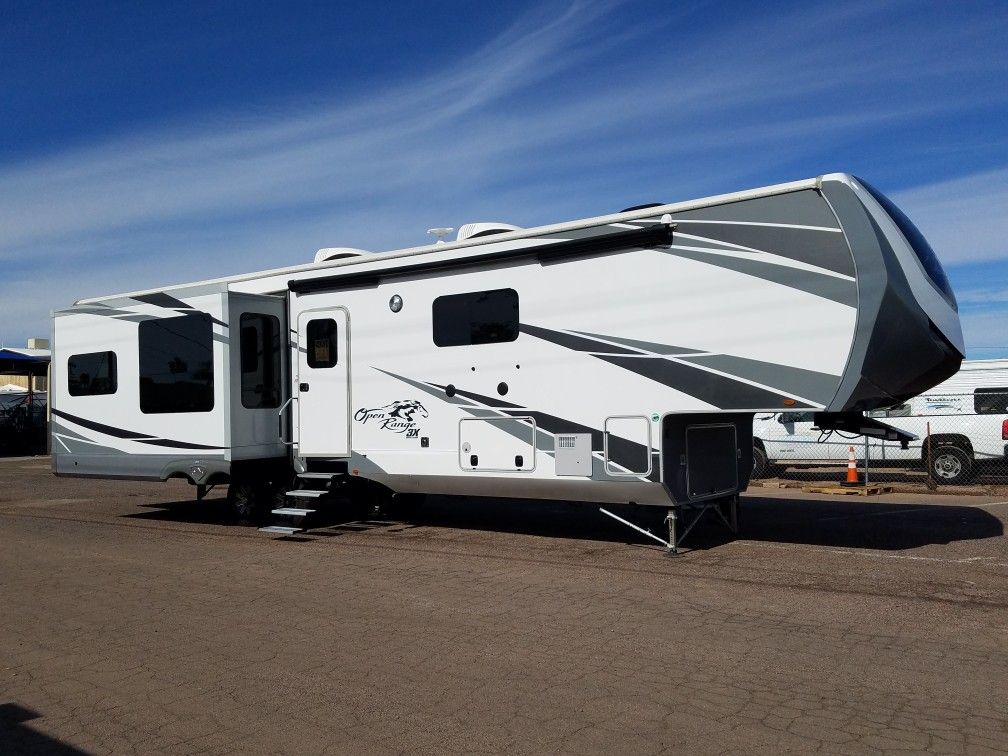 2018 Highland Ridge Open range 3x397FBS