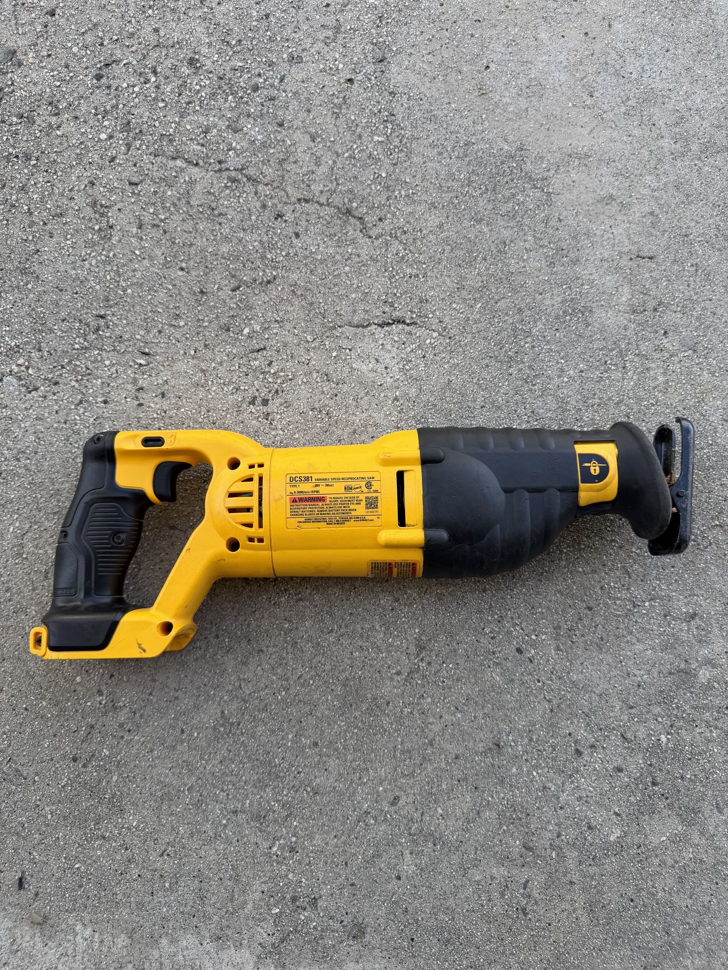 DeWalt DCS381 20V MAX Reciprocating Saw