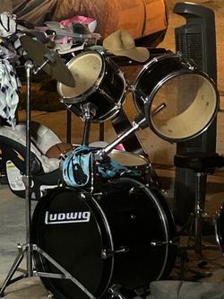 Drums $350 obo