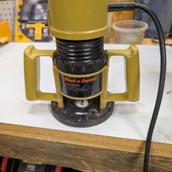 Black And Decker 5/8 hp  Router 