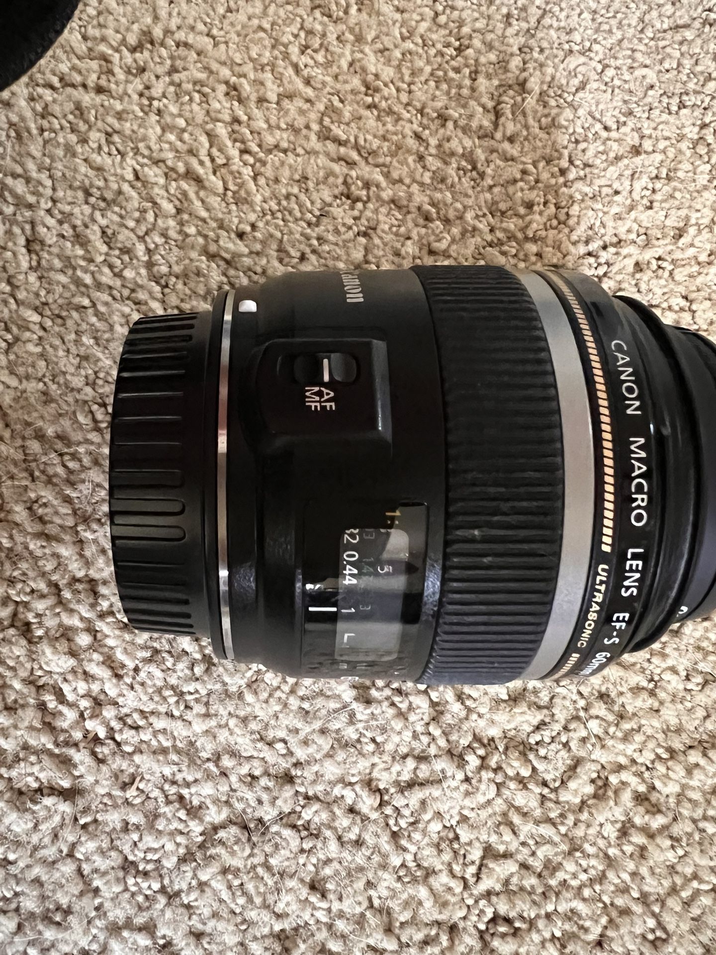 Canon EF-S 60mm f/2.8 Macro Lens