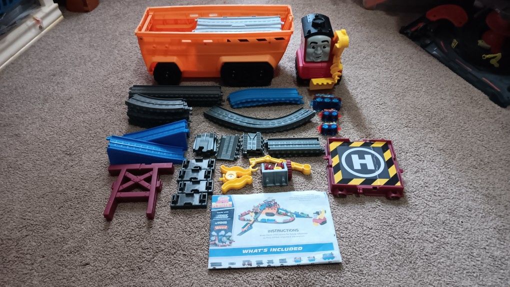 Thomas & Friends Train Super Cruiser 2-in-1 Large Vehicle and Track Set