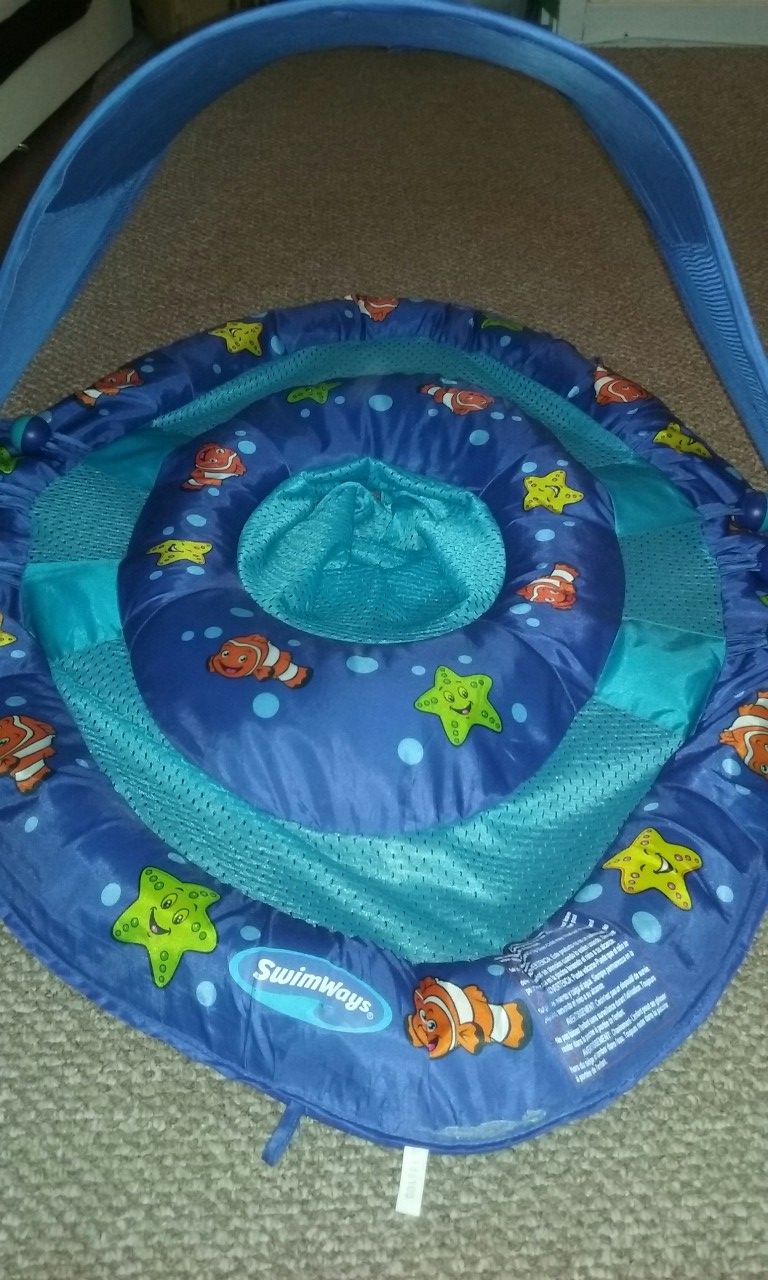 Water float with sunshade