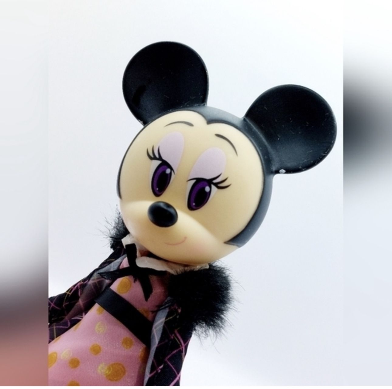 Disney Minnie Mouse Oh So Chic Sweet Latte Fashion Dol