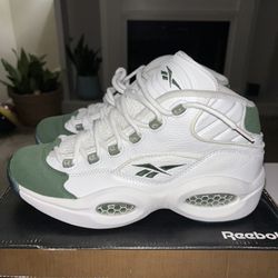 Question “Michigan State” Size 9.5 DS