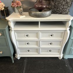 White Tv Stand With Black Knobs