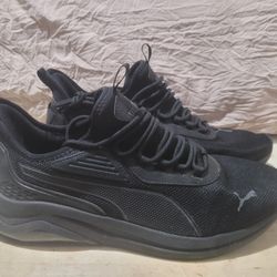 11.5 MENS PUMA  
