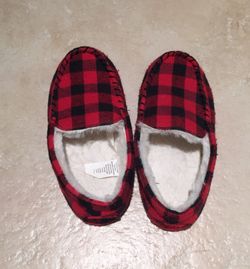 Boy faux fur slippers size 1/2