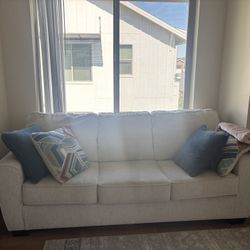 Like-New Modern Sofa – Only 7 Months Old! Ashely furniture 
