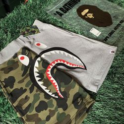 Bape Split Camo Sweat short Size XS Brand New DS