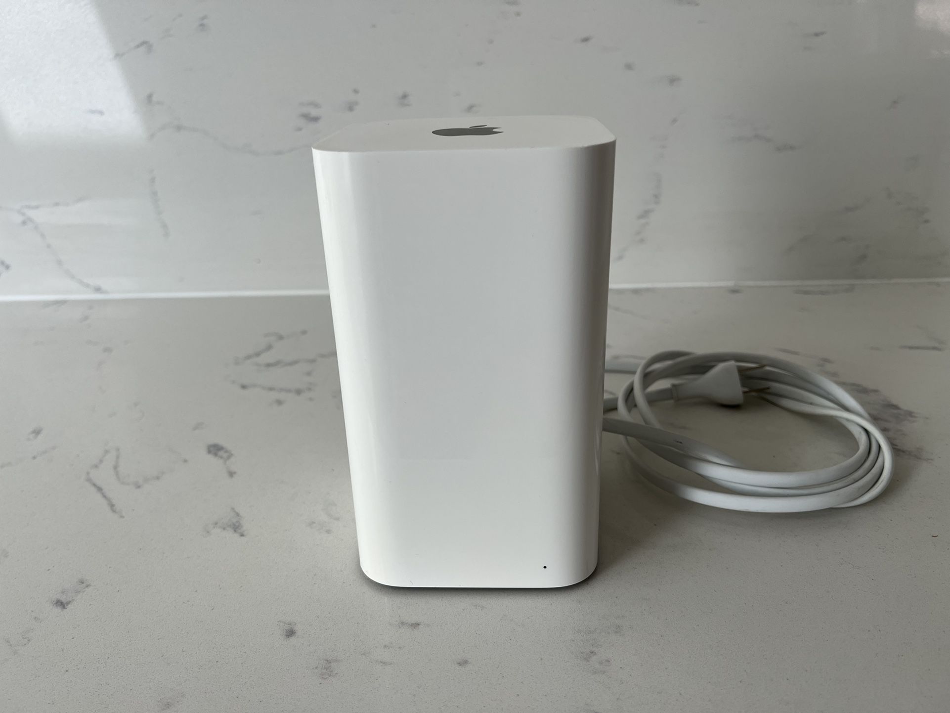 Apple AirPort Extreme 6th Gen (Latest) 802.11ac A1521 ME918LL/A