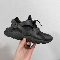 Nike Huarache Black