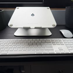 Apple Wireless Keyboard, Mouse And Stand