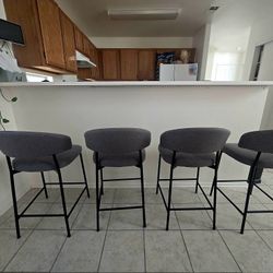 Set of 4 Modern Curved Back Counter Stools – Saracina Home – Charcoal – Brand New
