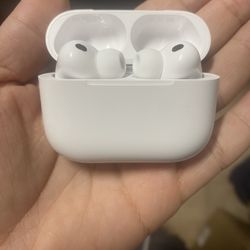 AIRPODS PRO 3 - USED LIKE NEW