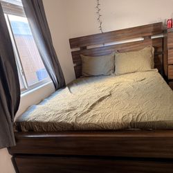 Recámara Queen. 180. Y La Cajonera 150