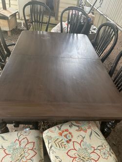 6 Chair Table, Can extend