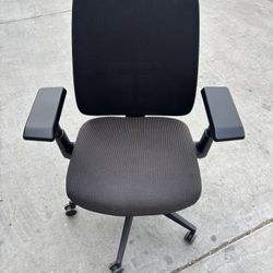 Haworth Lively Ergonomic chair- Desk office gaming chair