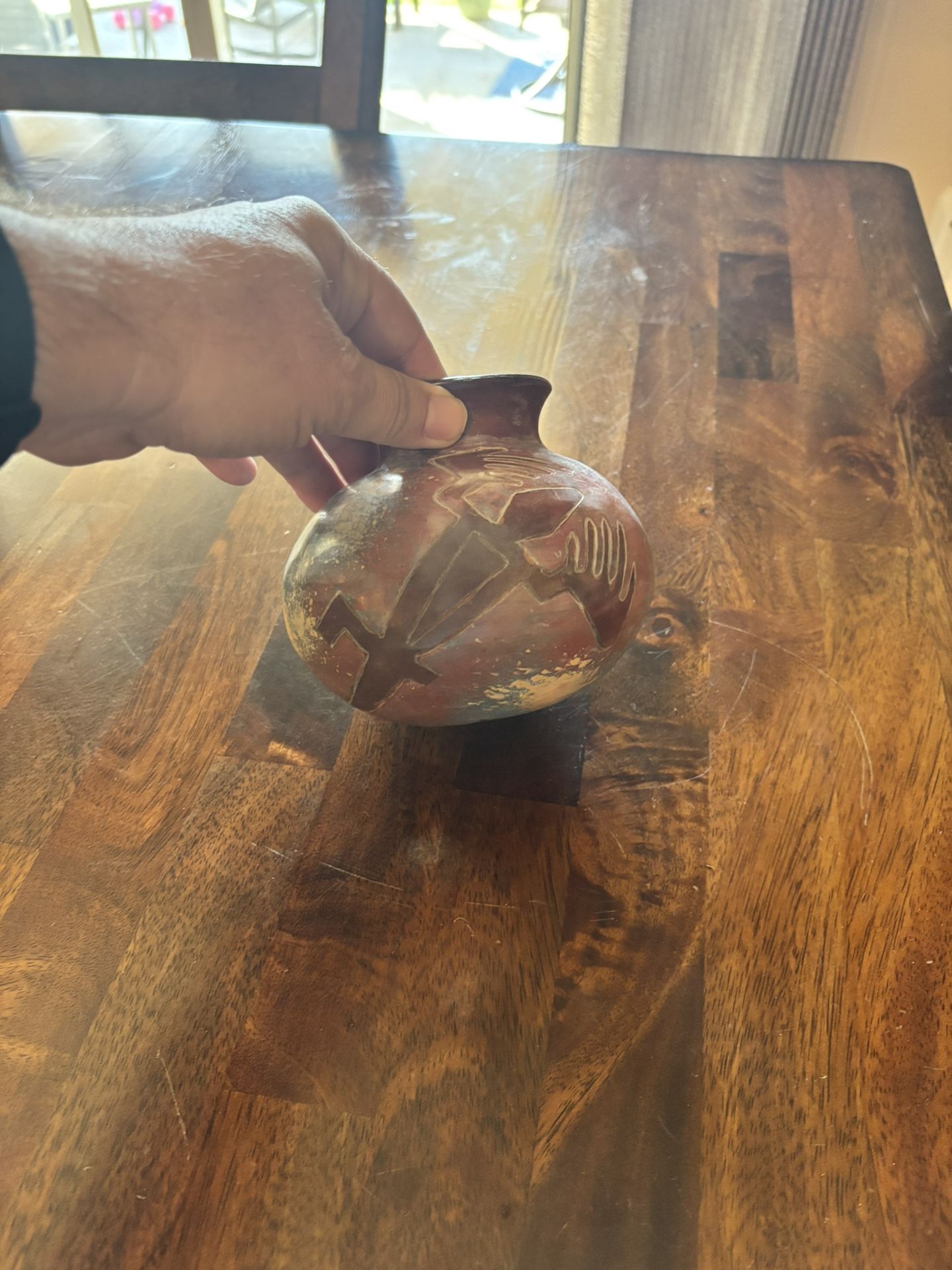Peruvian pottery vase