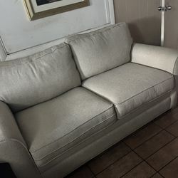 Cindy Crawford Home Sofa – Great Condition