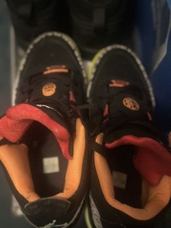 Jordans,black and Orange 