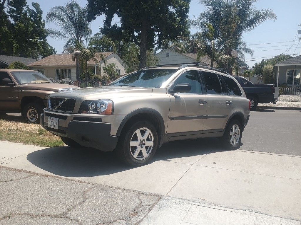 2004 Volvo XC90 All-wheel Drive Low Miles Clean Title Tags Up To Date $2450