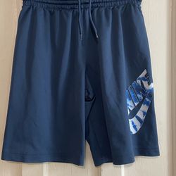 Nike SB boys shorts size Medium