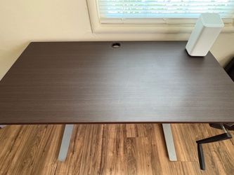 Adjustable desk: Crank Manual