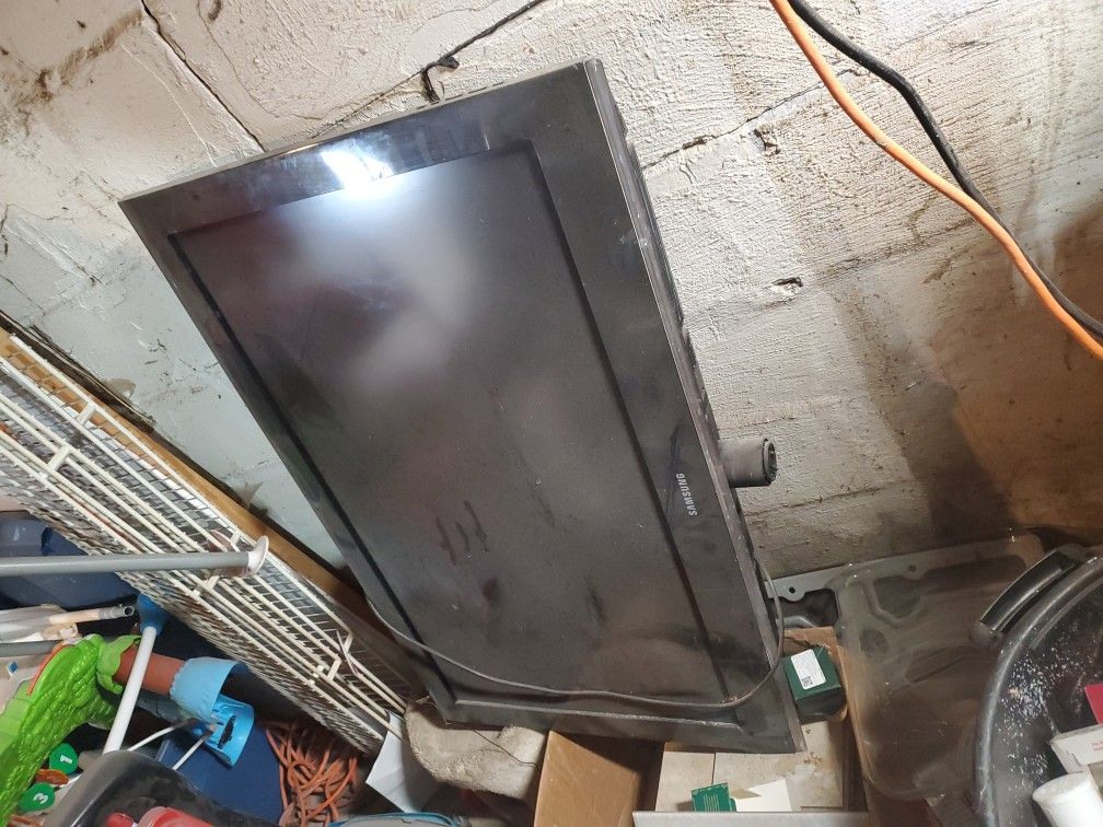 Samsung 42" Led Tv.