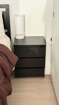 Set of 2 Black Nightstands