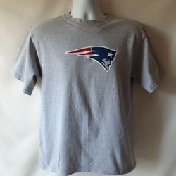 New England Patriots men's gray short-sleeve t-shirt size M 
