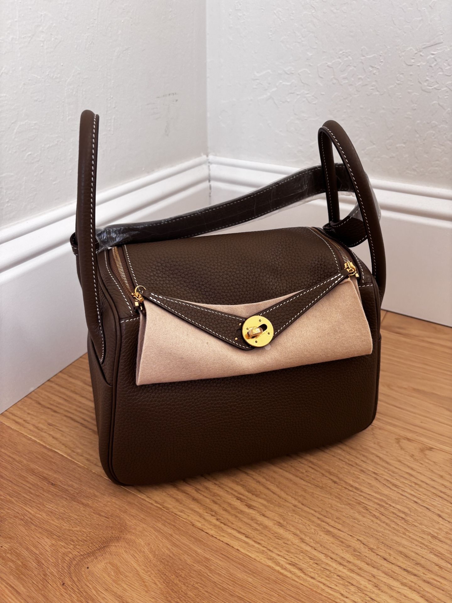 Etain Lindy 26