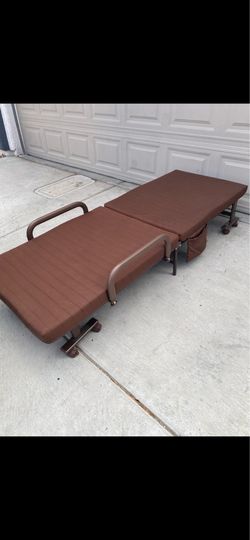 Folding bed twin excellent condition