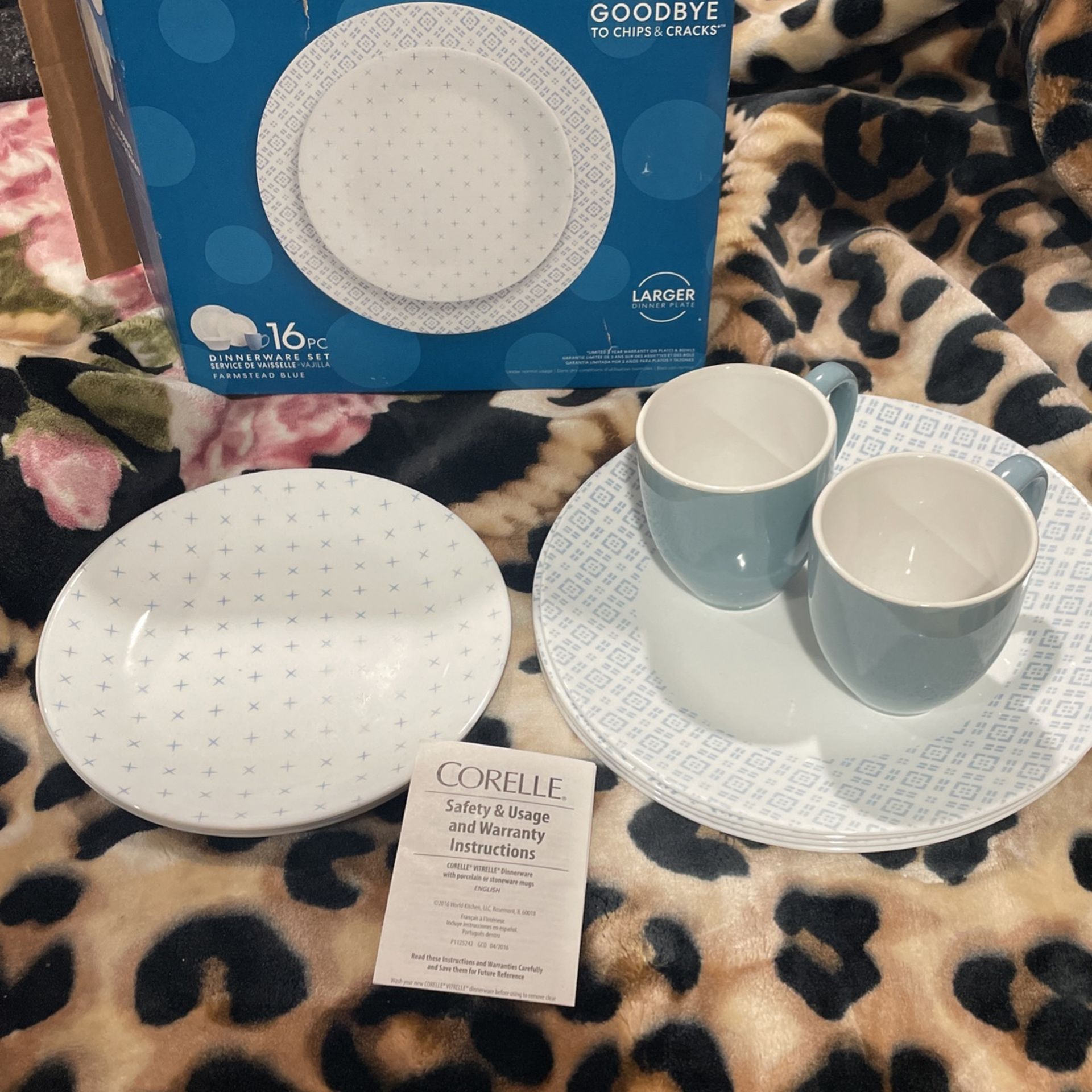 corelle boutique farmstead blue dinnerware Only 10 Pieces