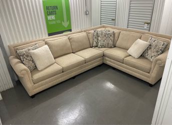 Free Delivery - Beautiful Weir’s Sectional Set