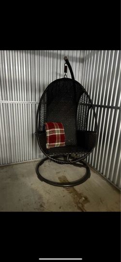 egg chair