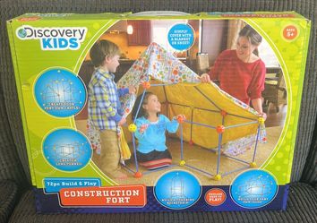 Discovery Kids 72pc Build & Play Construction Fort