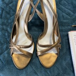 Women’s Copper Heels-Naturalizer 