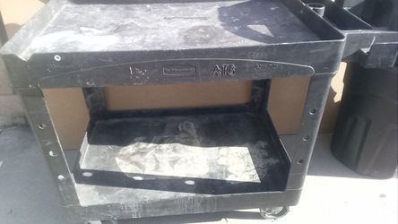 Rubbermaid service cart