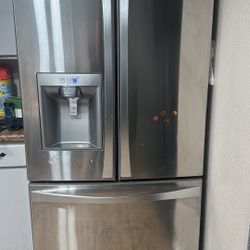 Refrigerator 