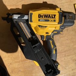 DeWalt DCN930B 20V MAX 30° Cordless Paper Tape Framing Nailer (Tool Only)