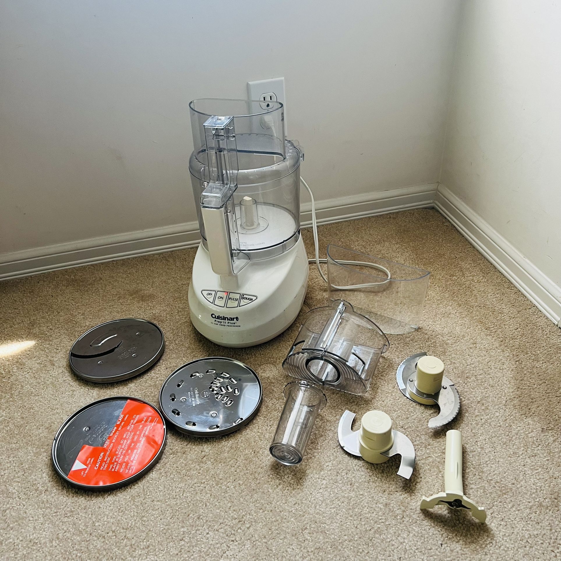 Cuisinart Prep 11 Plus 11Cup Food Processor mixer. for Sale in