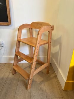 Solid wood kids high chair for dinning table adjustable