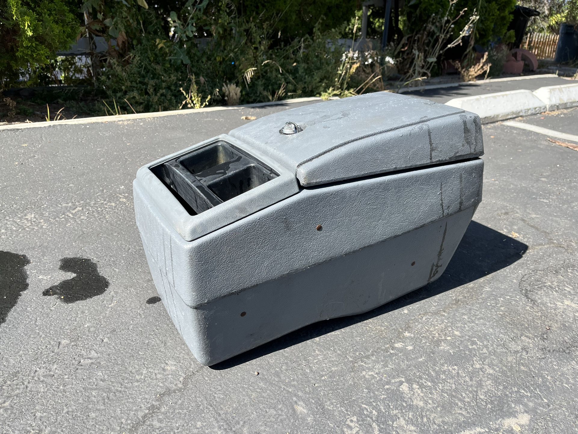 Chevy Silverado K5 Blazer Center Console for Sale in Spring Valley, CA