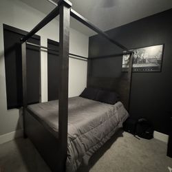 Queen bed bedroom set dresser