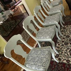 Elegant Dining Table Chairs