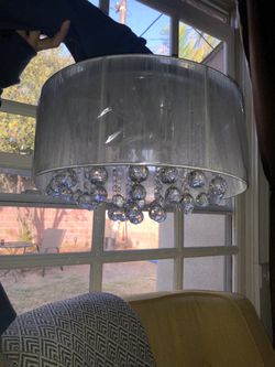 New- Light Fixture/chandelier With White Fabric Shade And Crystal Pendants