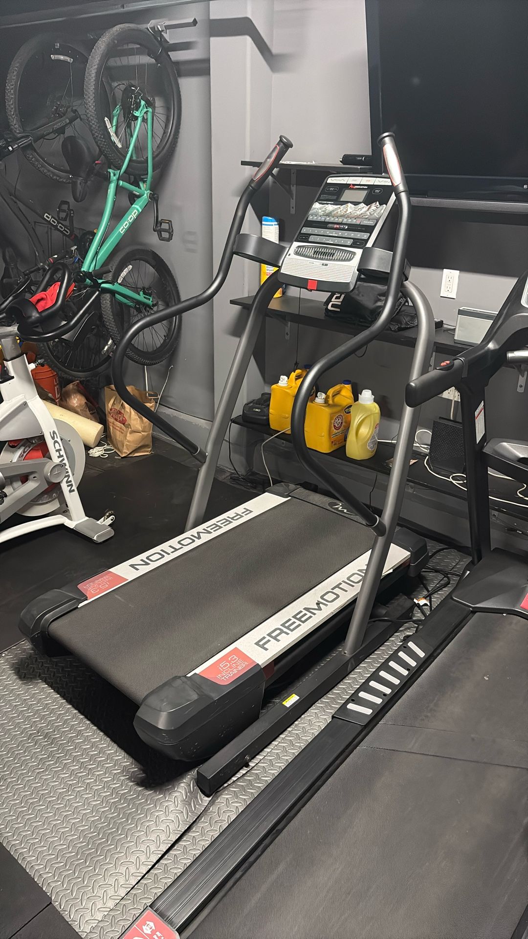 Treadmill- Freemotion